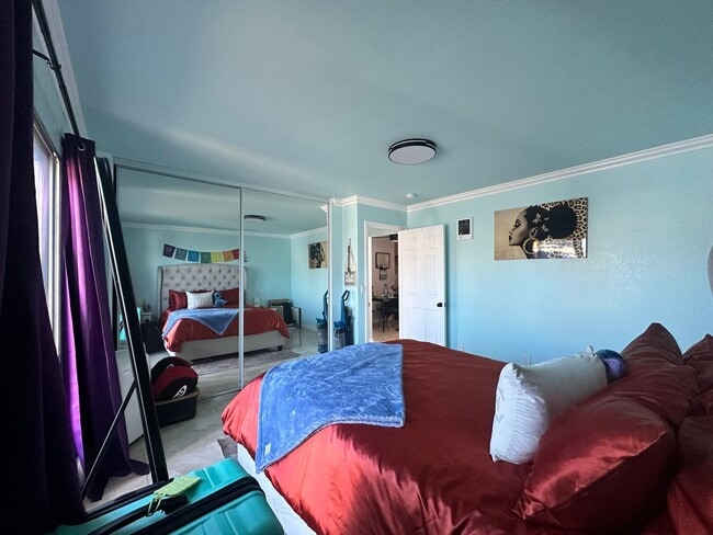 Building Photo - Prime Location! Pet-Friendly 1-Bedroom Condo Near Beach & Naval Bases