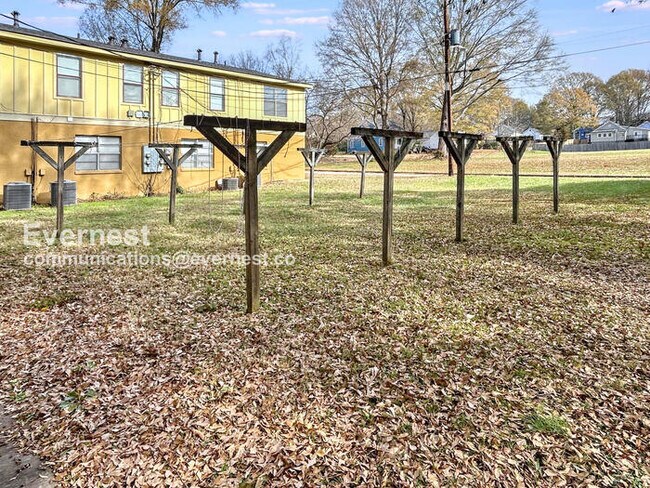 Building Photo - 431 Annie St