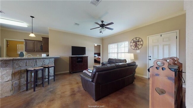 Building Photo - 412 Deacon Dr