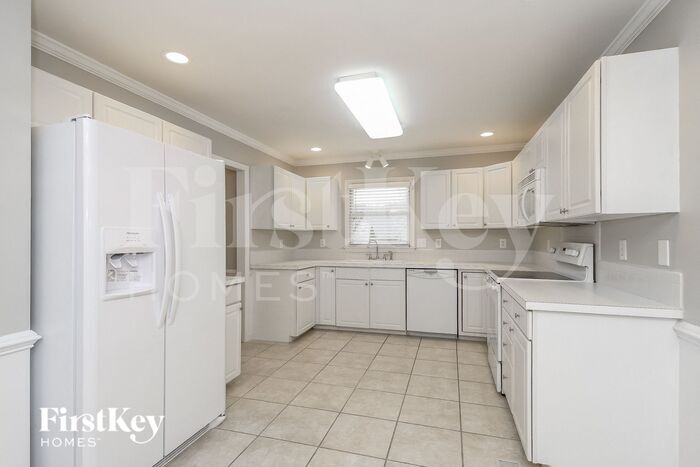 Building Photo - 6866 Greenbrook Dr