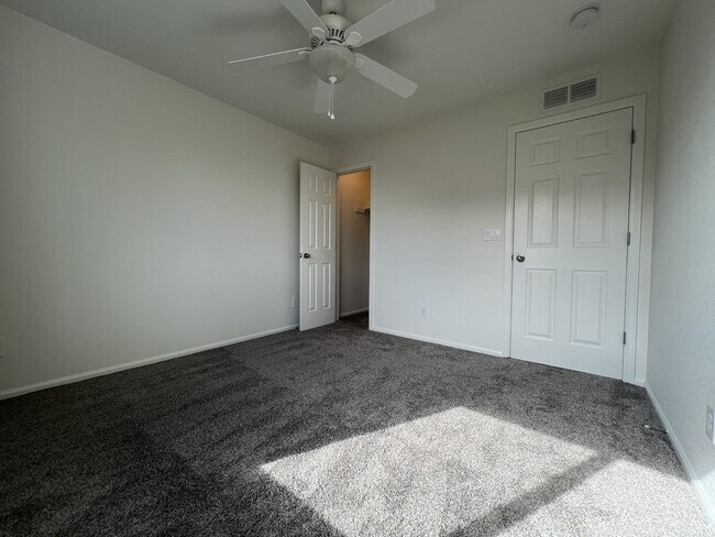 Building Photo - 121 McGregor Cir