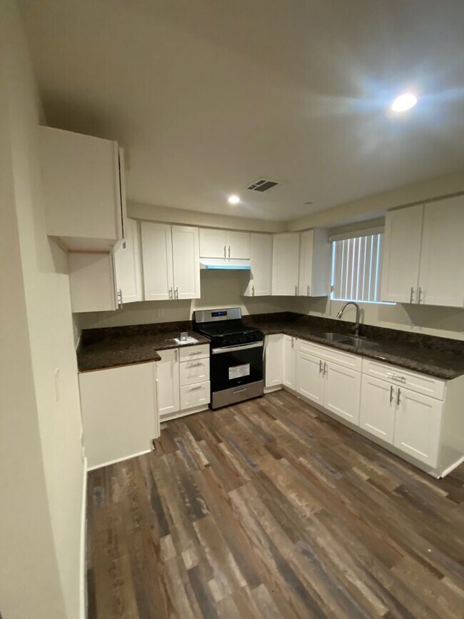 Building Photo - 23(1456,1458)