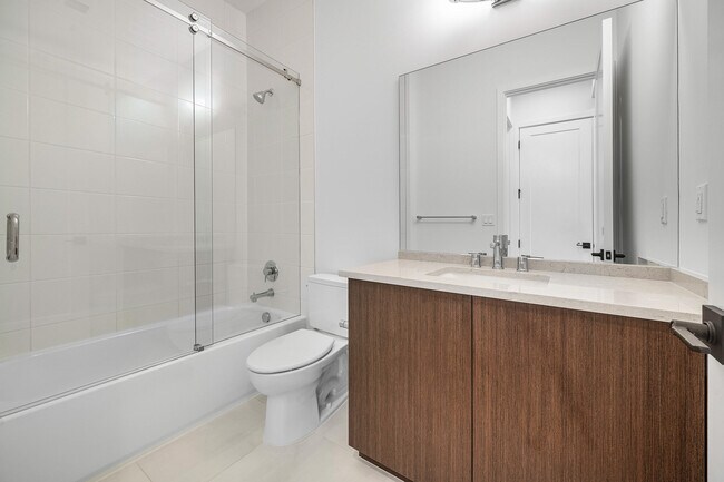 Building Photo - 9516 Riverside Pk Dr