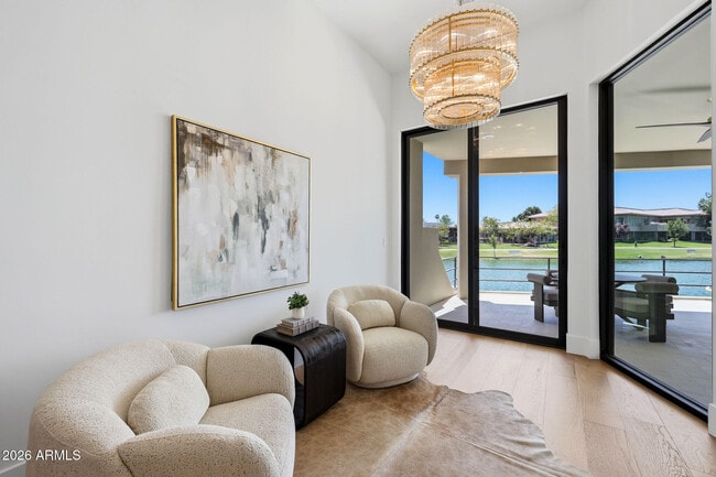 Building Photo - 8429 E Del Camino Dr