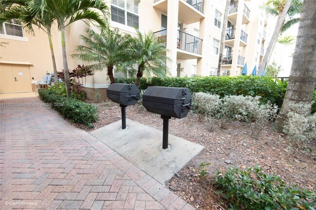 Building Photo - 1801 N Flagler Dr