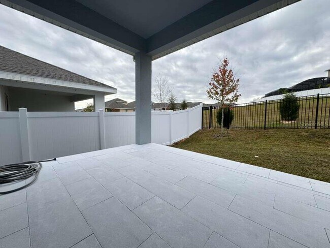 Building Photo - 2041 Axel St