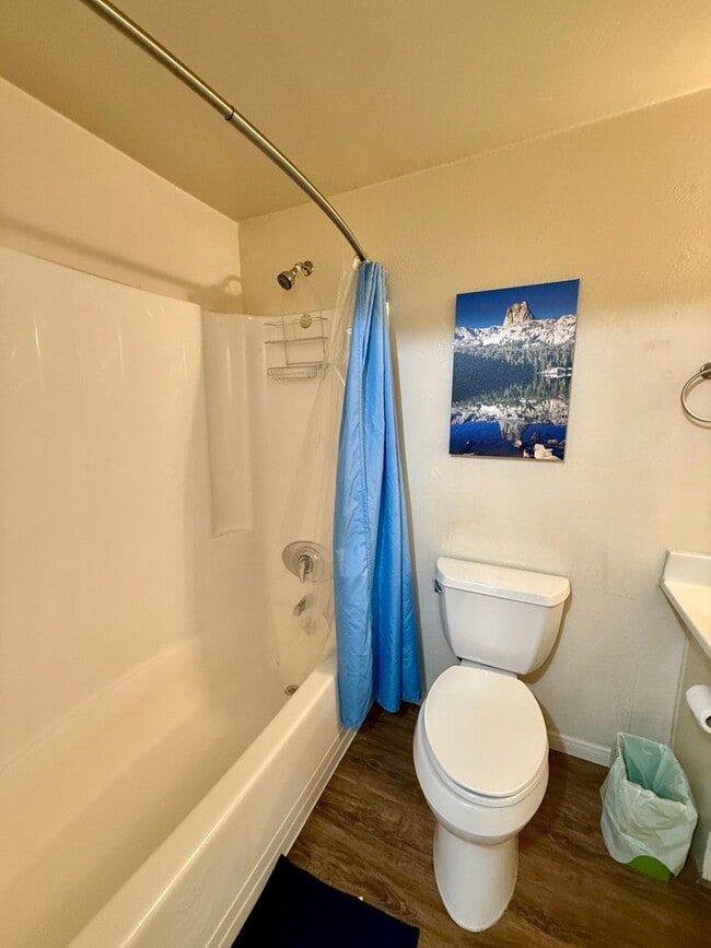 Building Photo - Winter Rental – Mountain Shadows, Center o...