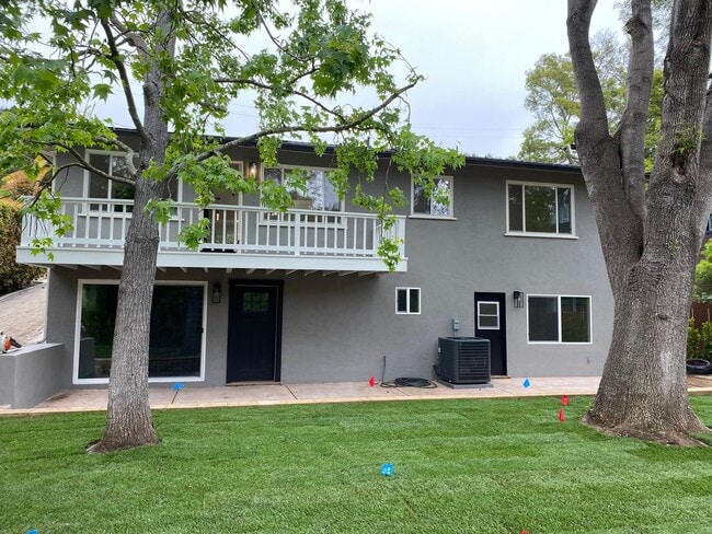 Building Photo - Beautifully Remodeled 2 Story Home In Cold...