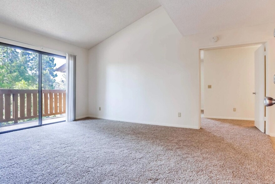 Spacious master bedroom - 10278 Black Mountain Rd