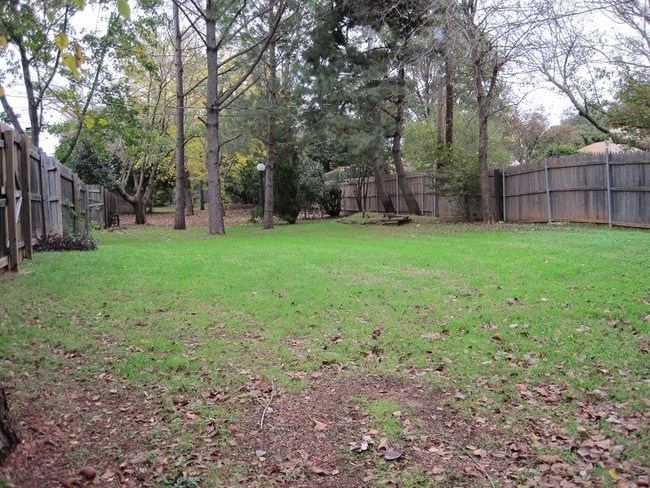 Common Behind Units - 7632 John T White Rd