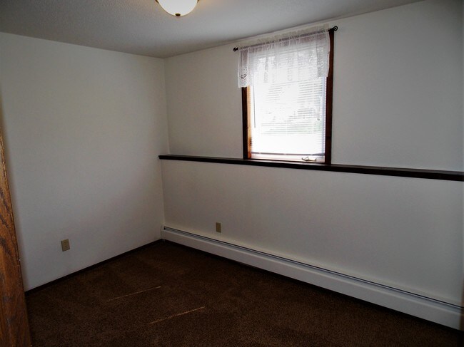 Bedroom - Cyrus Garden East