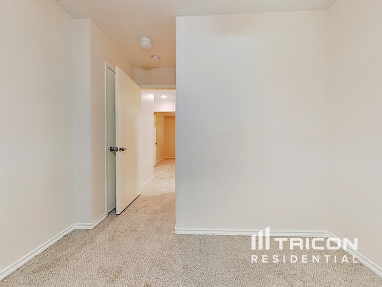 Building Photo - 5907 Misty Meadow St