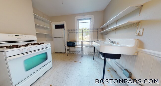 Primary Photo - 568 Greene St