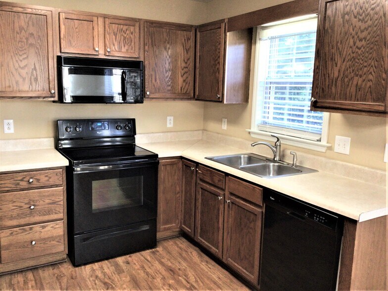 Building Photo - 5530 Brookdale Ridge Dr