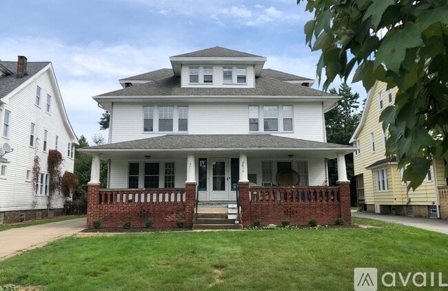 Building Photo - 2411 Woodmere Dr