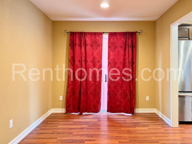 Building Photo - 11339 Red Cedar Ln