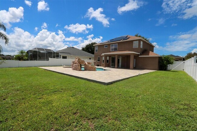 Building Photo - 9018 Pinebreeze Dr