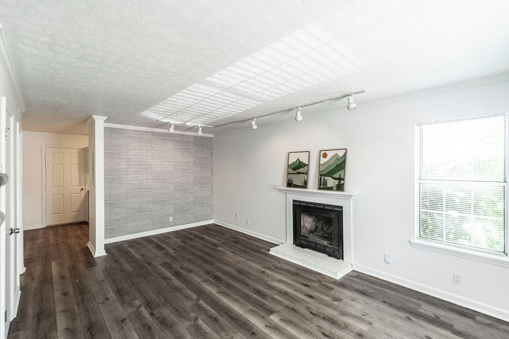 Building Photo - 288 Donna Dr