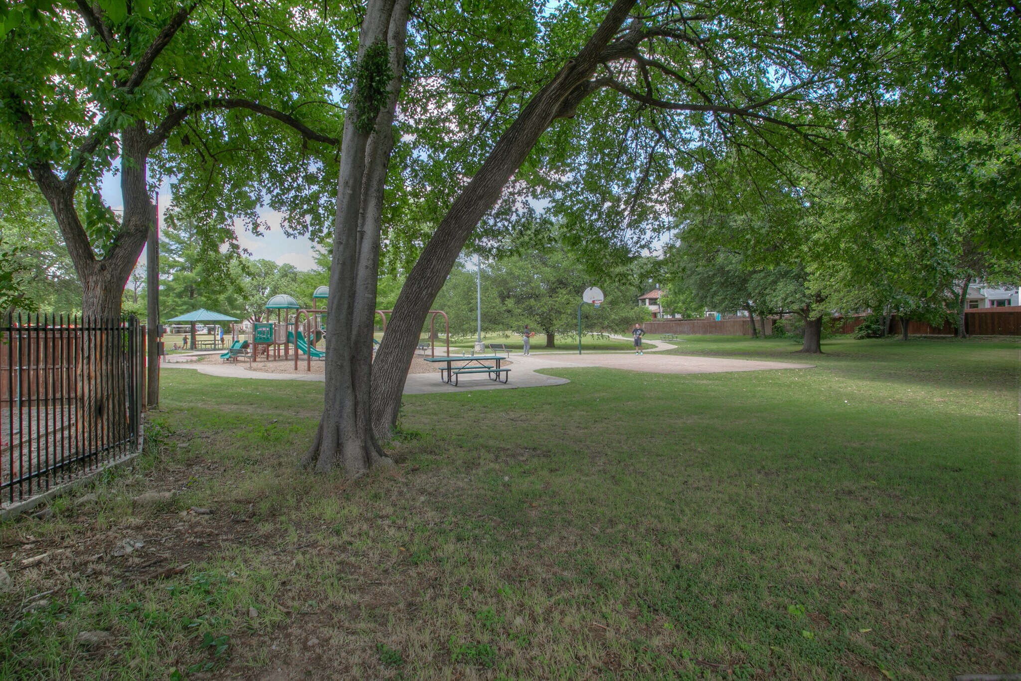 Perfect for Walks - 212 Wimberly Street