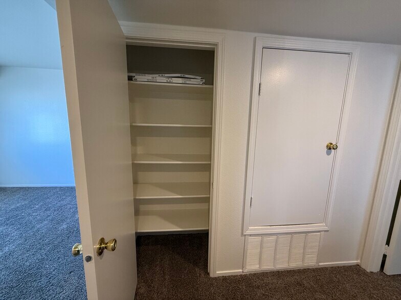 Building Photo - 8133 Autumn Star Ave