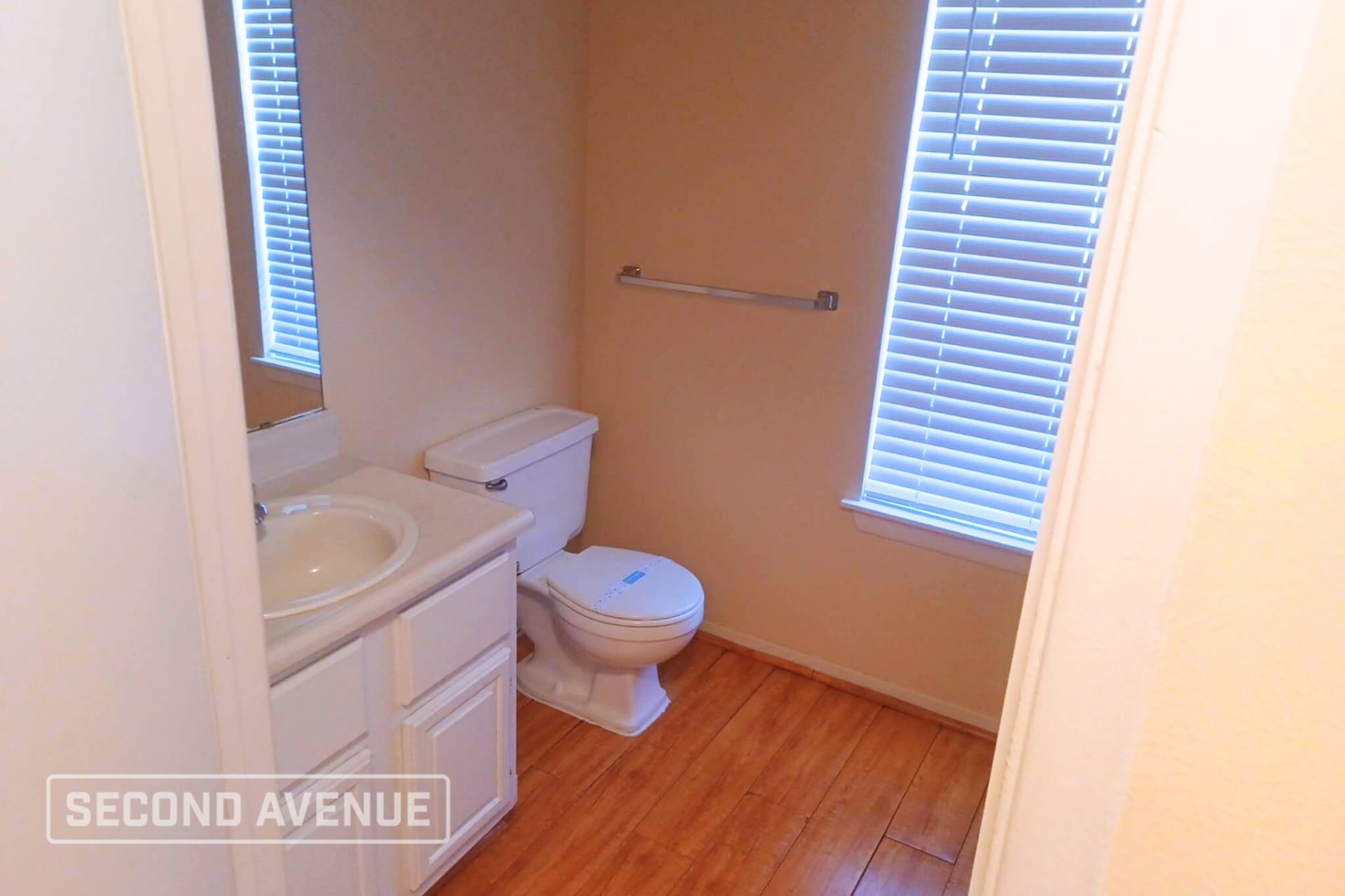 Building Photo - 7943 Ellinger Ln