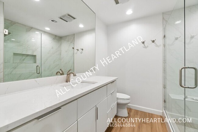 Building Photo - 9009 N May Ave