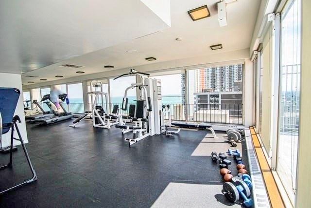 Building Photo - 6171 N Sheridan Rd