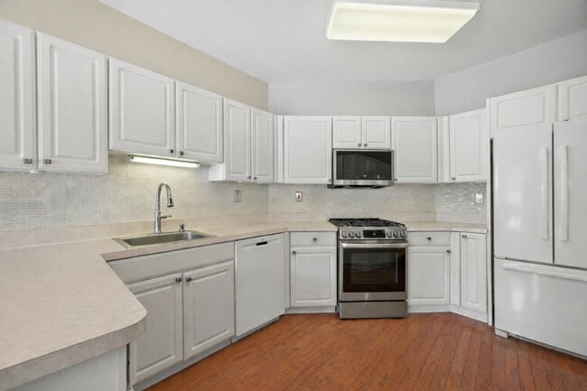 Building Photo - 601 Timberbrooke Dr