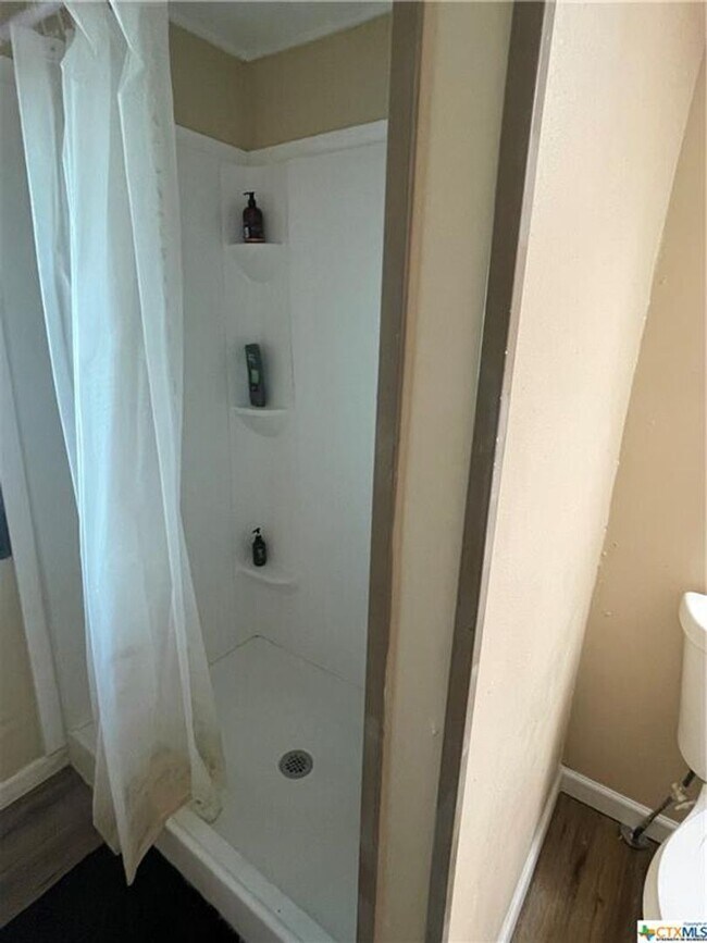 Building Photo - NEW ON MARKET /// RIVER FRONT CABIN AVAILABLE!!