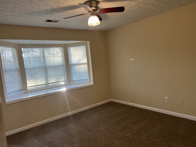 Building Photo - 5974 Sherwood Trace