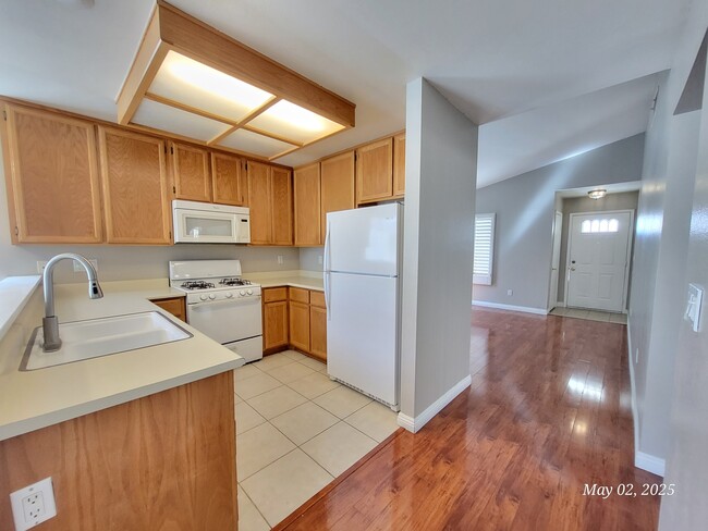 Building Photo - 7614 Isley Ave