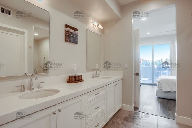 Building Photo - LUXURY 2 Bedroom with AC and Washer/Dryer, DOWNTOWN CARLSBAD VILLAGE