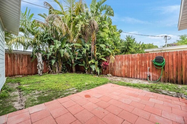 Building Photo - 10283 114th Terrace N