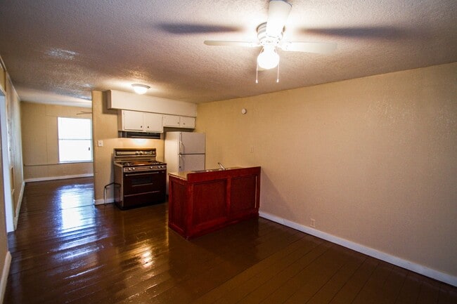 Building Photo - 1315 Dawson St