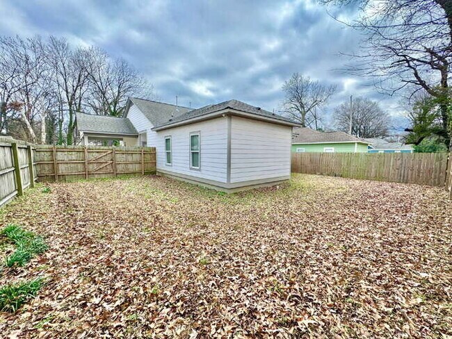 Building Photo - 441 Josephine St