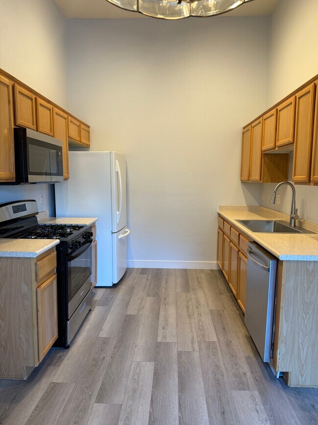 Building Photo - 3540 Cactus Shadow St