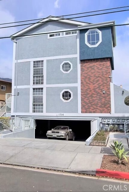 Primary Photo - 1706 Grismer Ave