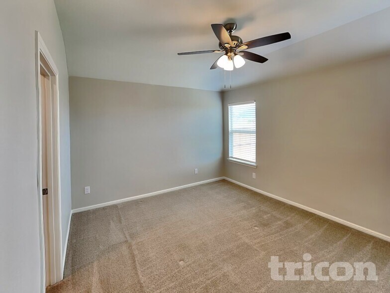 Building Photo - 324 Foxhunter St