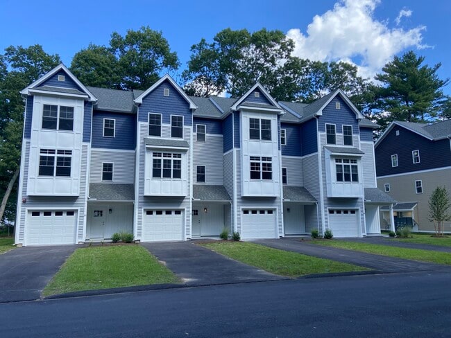 Building Photo - Townhomes at Christine Apartments