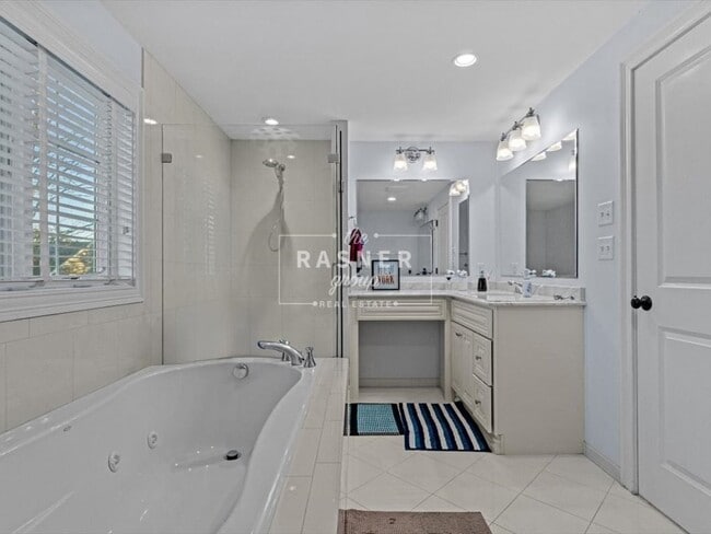 Building Photo - 17 Beacon St