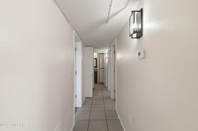 Building Photo - 7255 E Snyder Rd