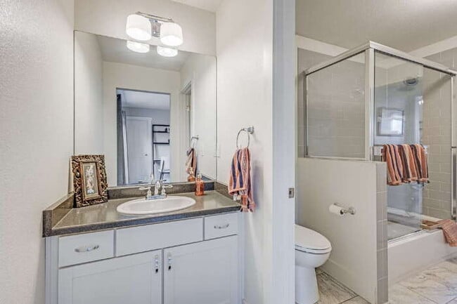 Building Photo - Beautiful mountain views from a Gold Hill Mesa corner lot with a hot tub!