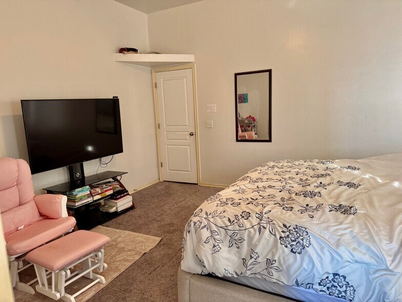 Building Photo - 15805 Prairie Run Dr