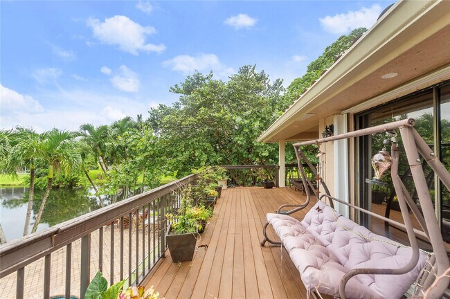 Building Photo - 10111 Vestal Ct