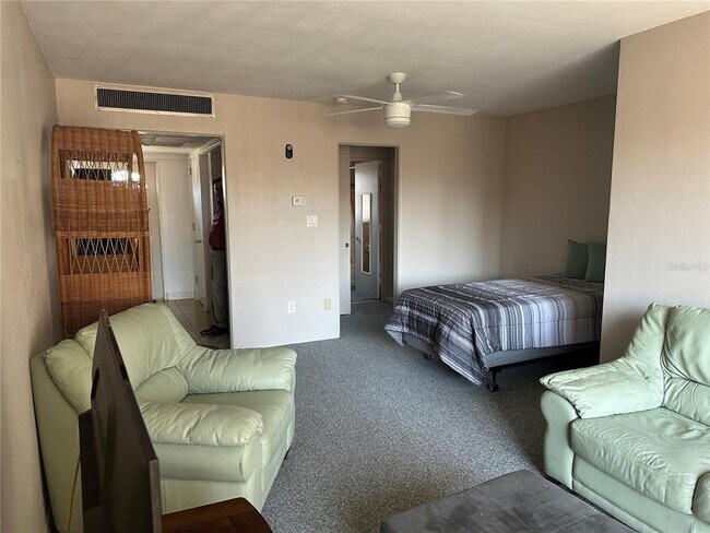 Building Photo - 750 Burlington Ave N