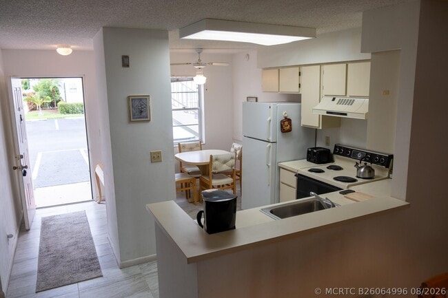 Building Photo - 14896 Bal Moral Ln