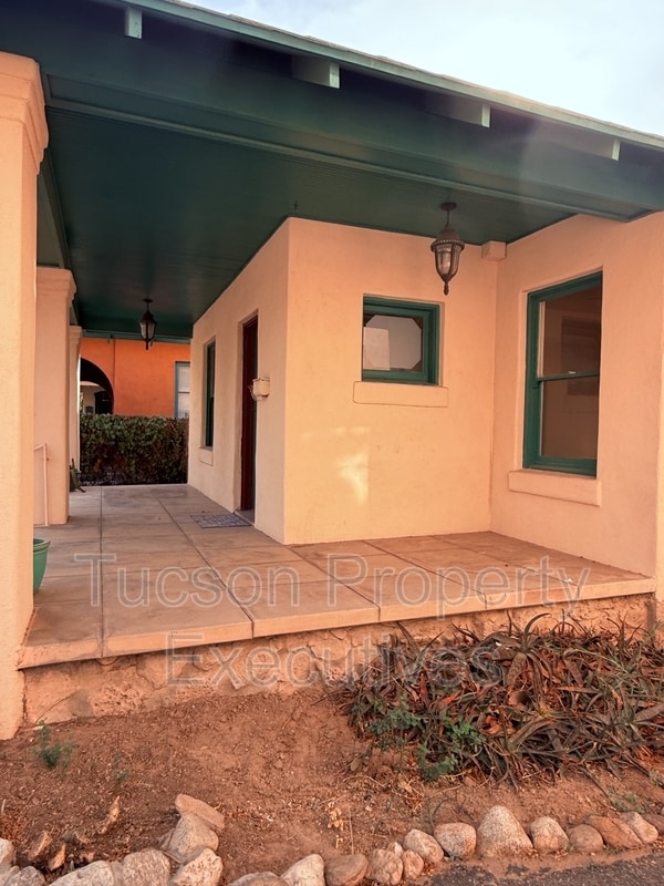 Building Photo - 340 S Scott Ave