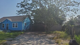 Building Photo - 16513 W Sandy Meadows Dr