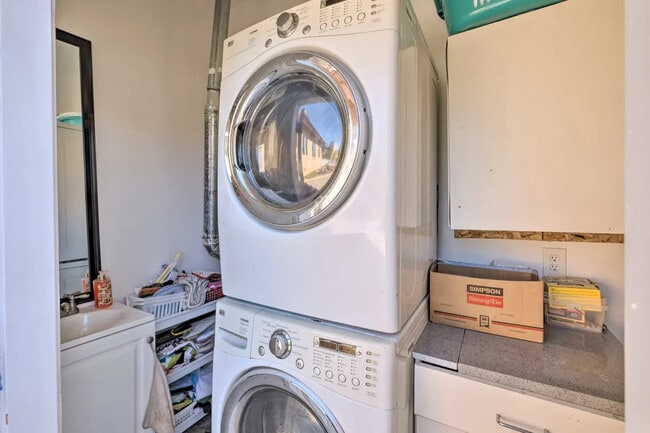 Building Photo - 276 Via del Cerrito