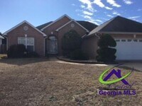 Building Photo - 215 Sedgebrooke Dr